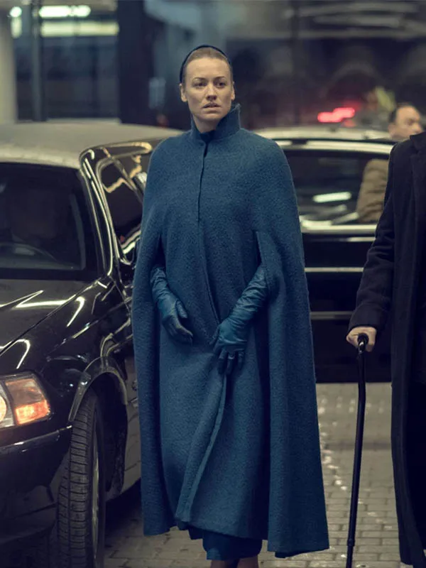 The Handmaids Tale Serena Joy Star Yvonne Strahovski Gets Racy In Nude