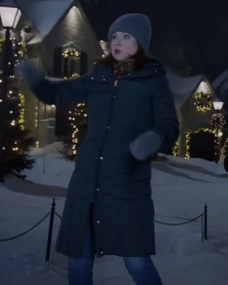 Pam Ellie Kemper Home Sweet Home Alone 2021 Black Puffer Coat